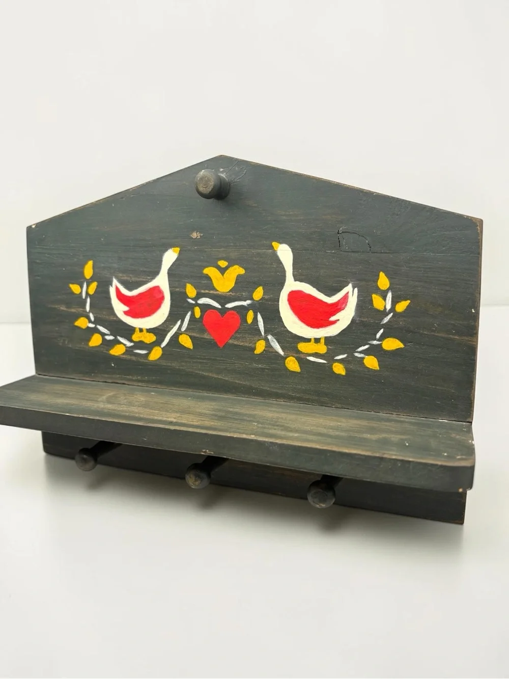 Vintage 80s Wooden Shelf w/ Pegs & Hand Painted Geese & Hearts Rack Trinket EUC